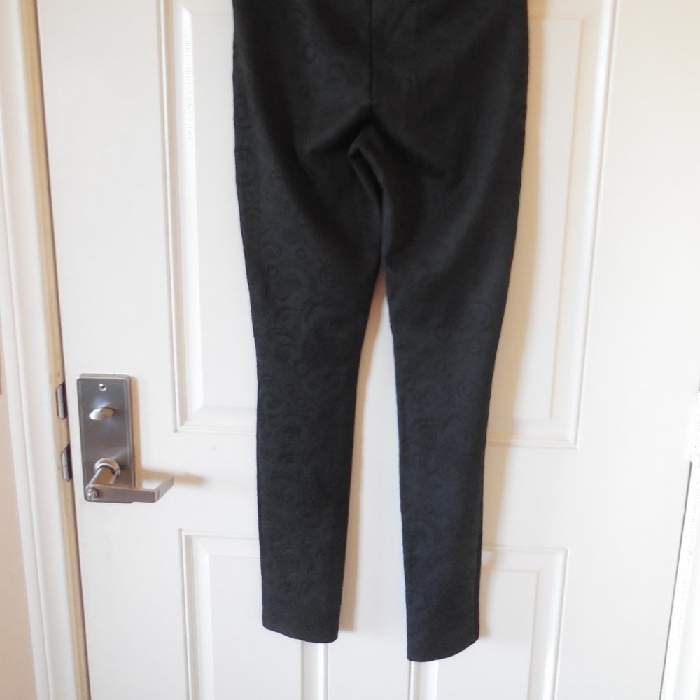 One 5 One Leggings Black Textured ~ Size S - Picture 5 of 6